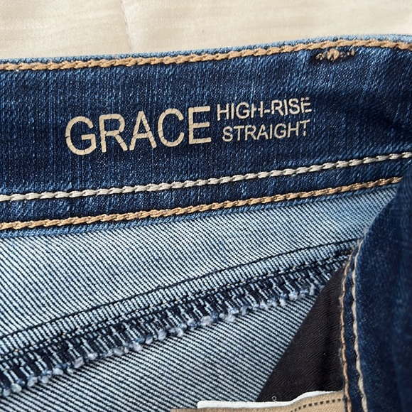 DL1961 Grace High Rise Straight Jeans New Condition - Picture 12 of 15